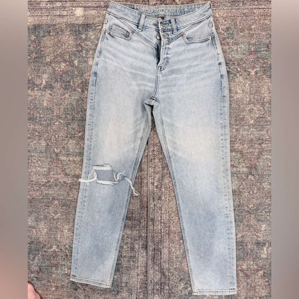 NWOT AE Stretched Ripped Mom Jeans Light Blue Distressed Skinny Jeans